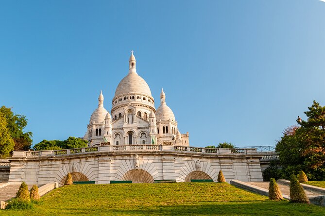Montmartre Scavenger Hunt and Best Landmarks Self-Guided Tour - Scavenger Hunt Activity