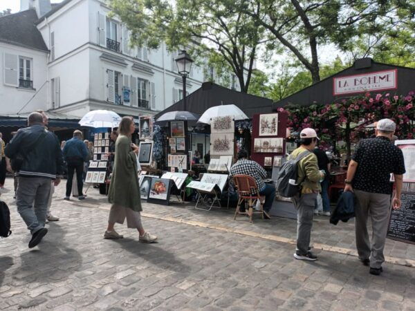 Montmartre: Semi Private Tour in English, Spanish or Italian - Off-the-Beaten-Path Discoveries