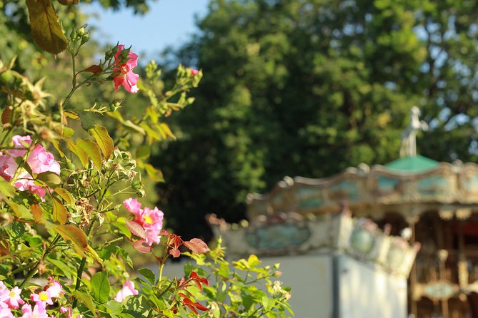 Montmartre Semi Private Walking Tour - Famous Artists and Landmarks in Montmartre