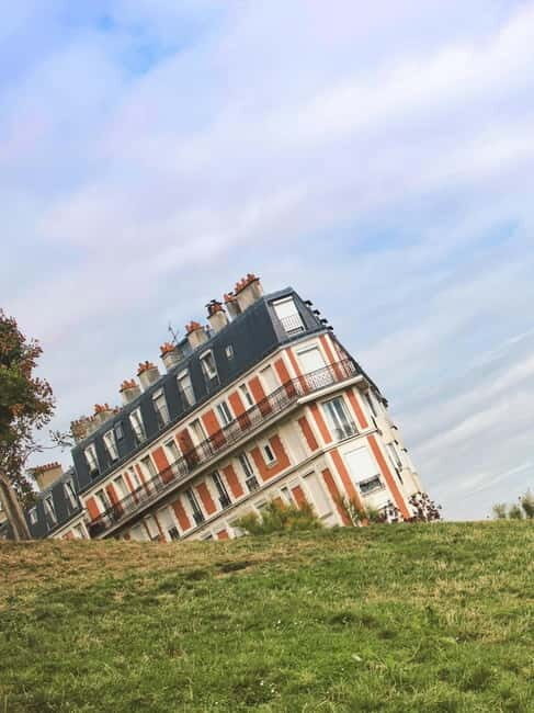 Montmartre. The artist village+its unique charm. My hood. - Meeting Point & Practical Details