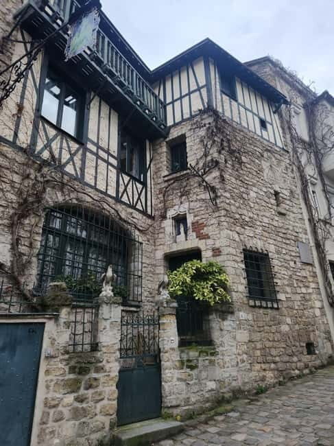 Montmartre: The Bohemian Heart of Paris - Exploring Montmartre: What You Can Expect