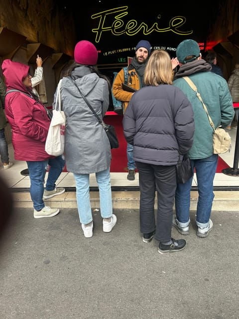 Montmartre Walking Tour: A Journey Through Art and History - Admiring the Charm of La Maison Rose