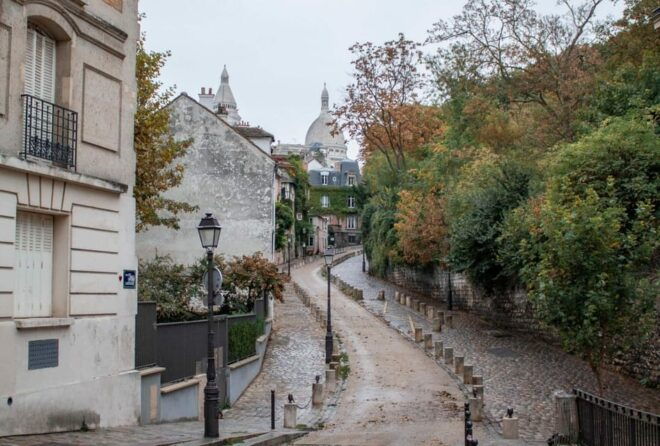 Montmartre Walking Tour - Love, Happiness and Tragedy - Famous Artists of Montmartre