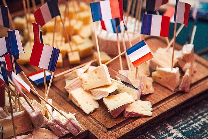Montmartre Walking Tour: Paris Best Art, Culture and Food - Famous Artists and Landmarks