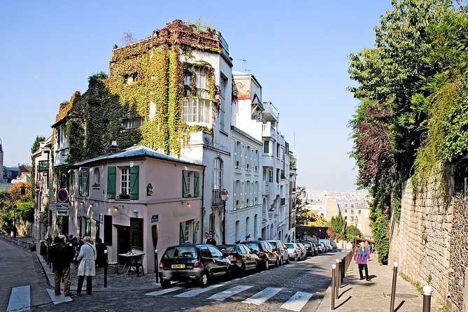 Montmartre Walking Tour: Paris Best Art, Culture and Food - Meeting and Pickup Information