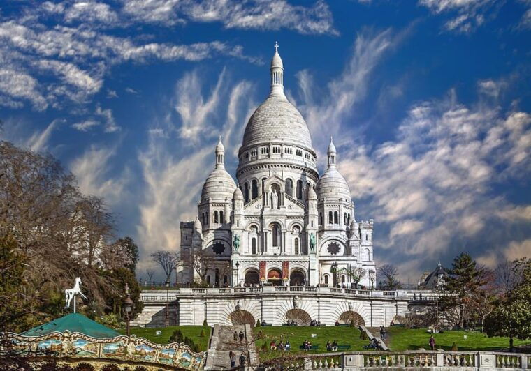 Montmartre Walking Tour With a Local Guide - Key Stops and Highlights