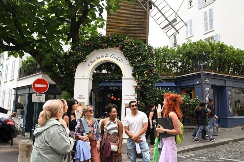 Montmartre Walking Tour with Secret Tales, Views & Croissant - Good To Know