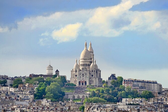Montmartre'S Heritage With Specialties Tasting Private Tour - Snacks and Refreshments Included