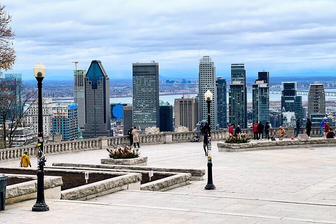 Montreal: 3-Hour Private Car Tour with Expert & Free Pick up - The Convenience of Pickup and Private Transport