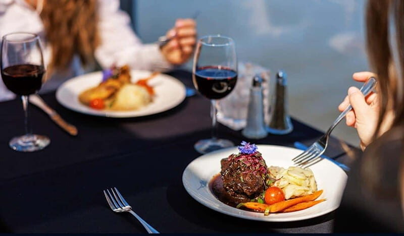 Montréal: 3 or 5-Course Dinner Cruise with DJ & Dancing - Good To Know