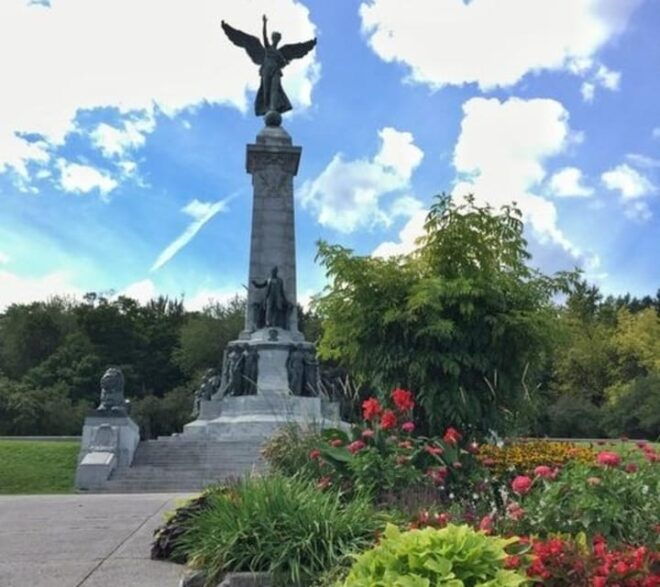 Montreal : Downtown & Underground Walking Tour With a Guide - Inclusions