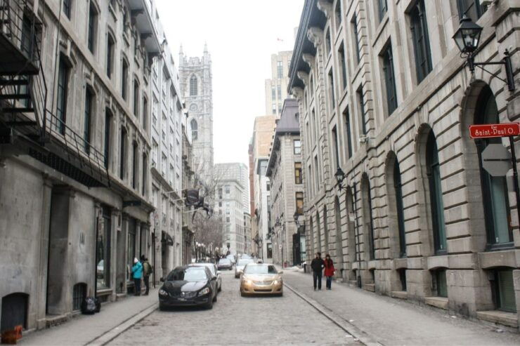 Montreal: First Discovery Walk and Reading Walking Tour - Experience Highlights