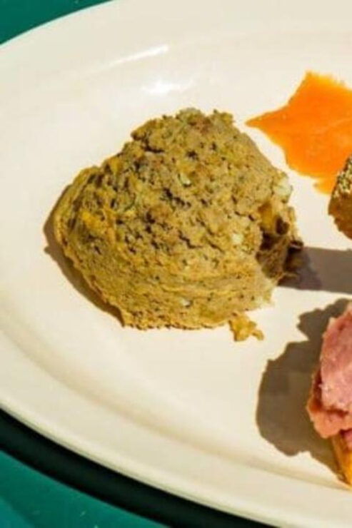 Montreal: Iconic Jewish Dishes Walking Tour With Tastings - Exploring Jewish Neighborhoods
