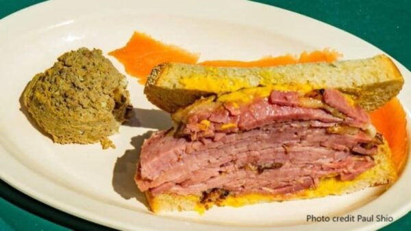 Montreal: Iconic Jewish Dishes Walking Tour With Tastings - Tour Details and Logistics