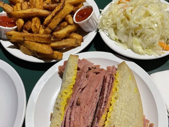 Montreal: No Diet Club: Walking Food Tour With Many Tastings - Social Interaction