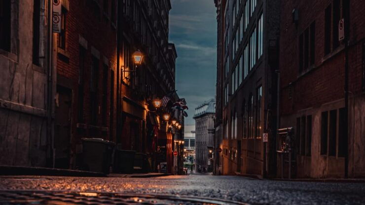 Montreal: Old Montreal at Twilight Walking Tour - Good To Know
