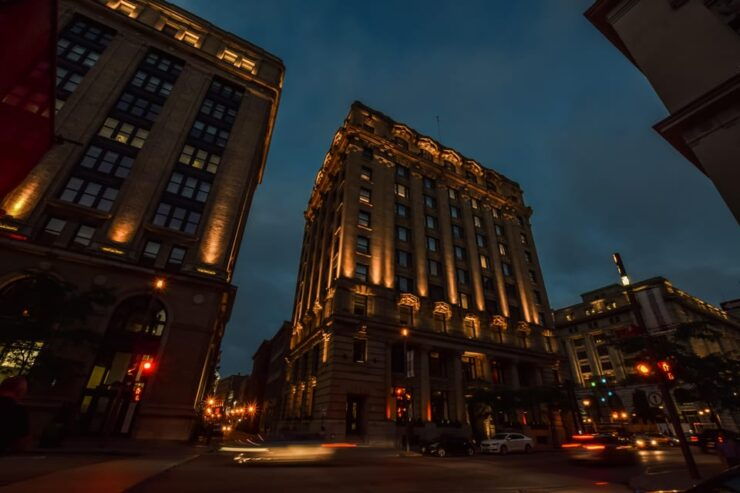 Montreal: Old Montreal at Twilight Walking Tour - Experience Highlights