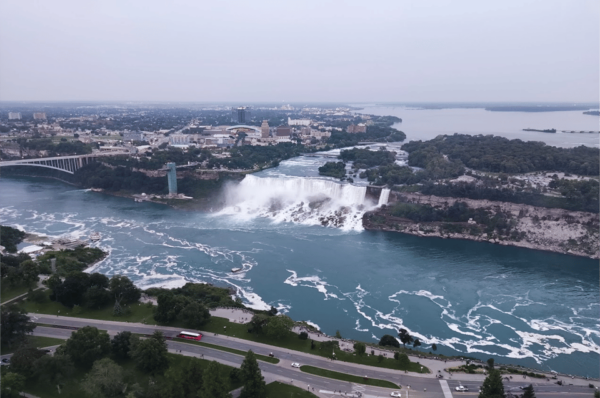 Montreal: Private Tour to Niagara Falls - Language and Support