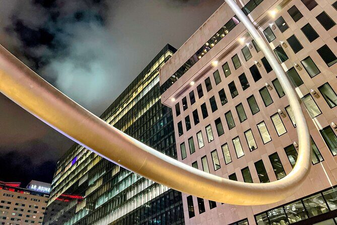 Montreal Private Walking Tour to Downtown RESO and Old Montreal - The Iconic Notre-Dame Basilica and Old Montreal