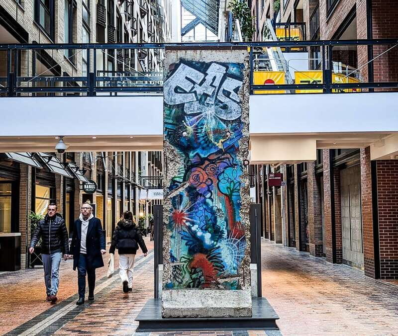 Montreal: RESO Underground City and Downtown Walking Tour - Good To Know