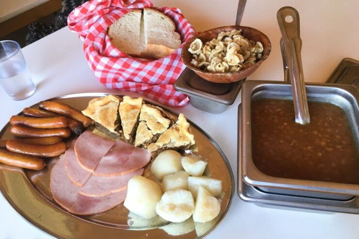 Montreal: Sugar Shack Maple Syrup Day Trip With Lunch - Experience Highlights