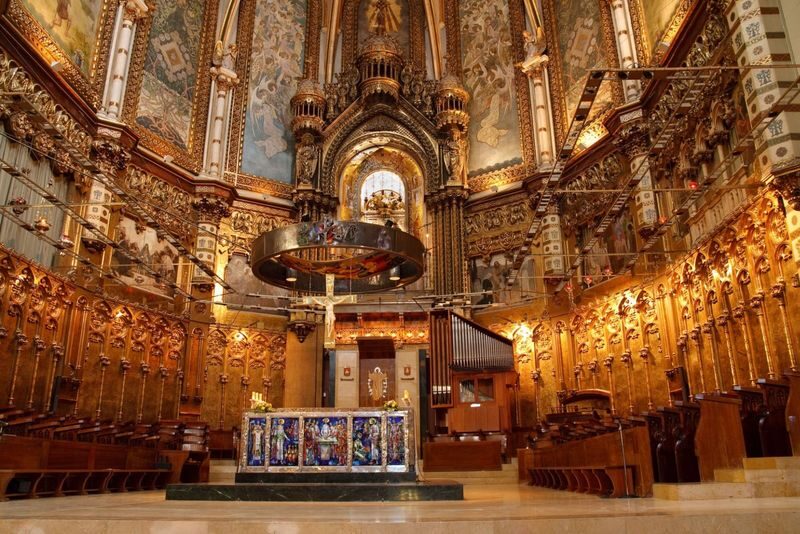 Montserrat and Sagrada Familia Tour in Barcelona - What fits into Montserrat’s short visit