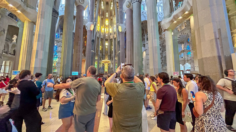 Montserrat and Sagrada Familia Tour in Barcelona - Who should book this day