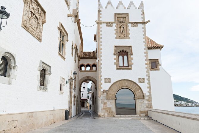 Montserrat and Sitges Guided Day Tour From Barcelona - Mountain to Sea - Meeting and Pickup Information