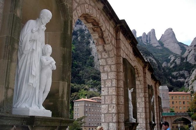 Montserrat Day Trip With Lunch and Wine Tasting From Barcelona - Pricing and Booking Details