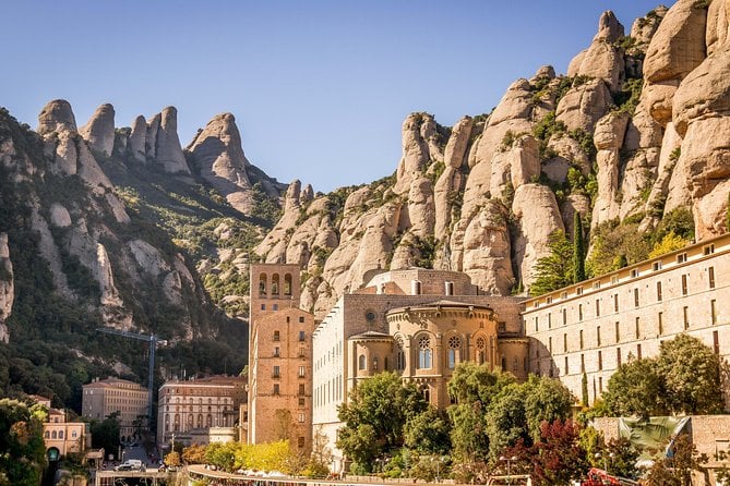 Montserrat Half-Day Tour With Tapas and Gourmet Wines - Cold Tapas Lunch and Gourmet Wines