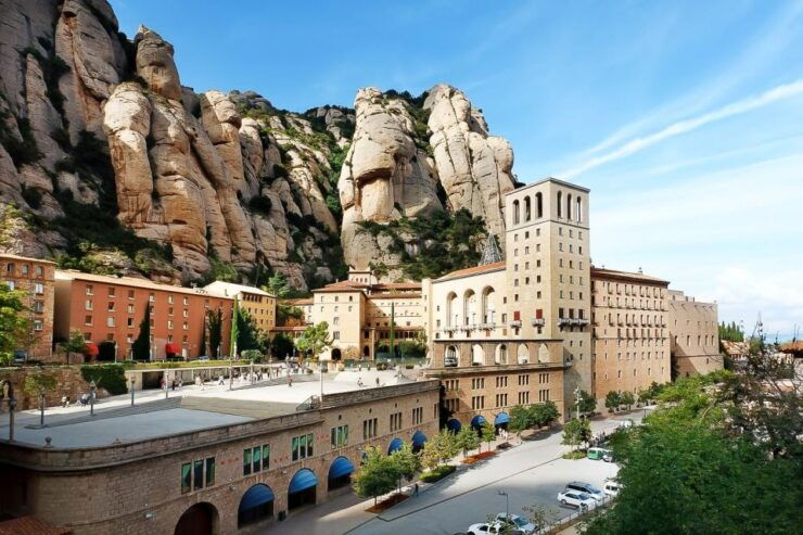 Montserrat: Private 5-Hour Tour From Barcelona - Tour Duration and Guide Commentary