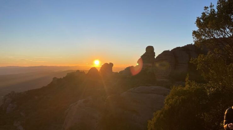 MONTSERRAT TOUR 2 DAYS - NIGHT IN MOUNTAIN REFUGE - Itinerary - Day 1