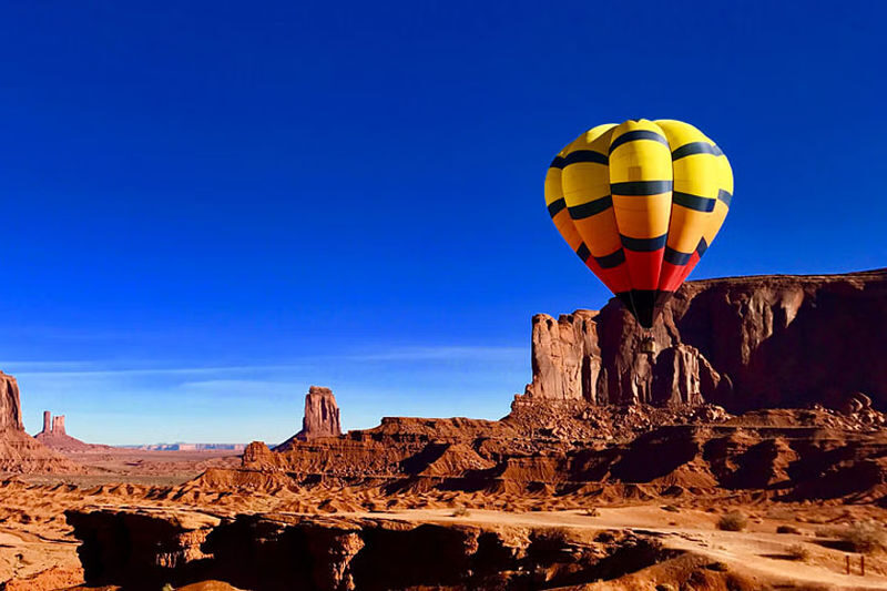 Monument Valley Loop Drive Tour in Arizona - The first view: Monument Valley from the visitor center