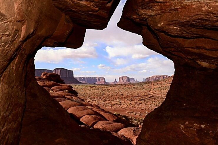 Monument Valley: Scenic 2.5-Hour Guided Tour - Meeting Point and Inclusions