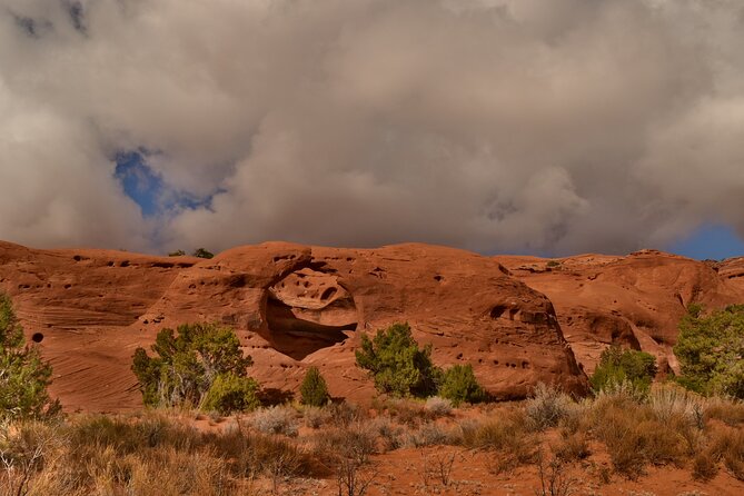 Monument Valleys Mystery Valley 44 Tour - Background