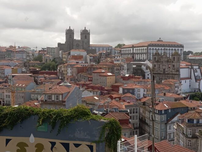 Monumental and Historical Oporto With the Stock Exchange Palace - Important Information