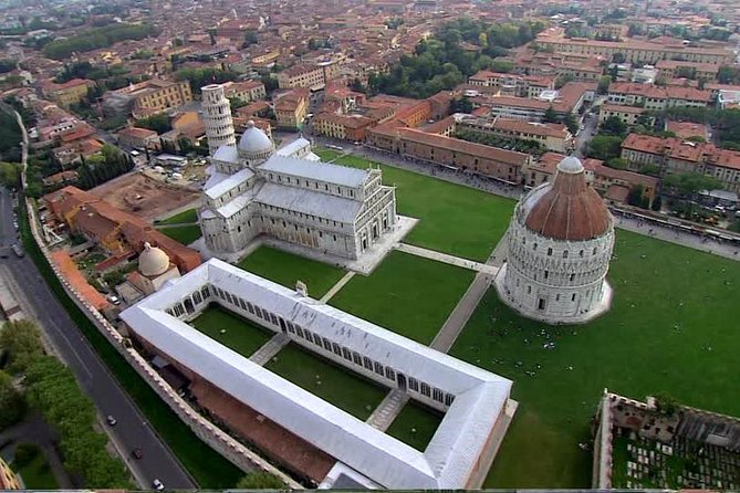 Monumental Complex of Pisa Cathedral Square - Location and Overview