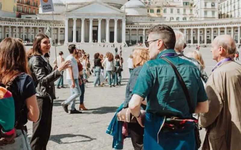 Monumental Naples and Royal Palace Small Group Tour - Civic Square: make the meeting plan airtight