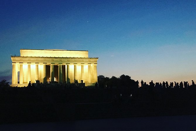 Monuments and Memorials Architecture Tour - Overview and Tour Details