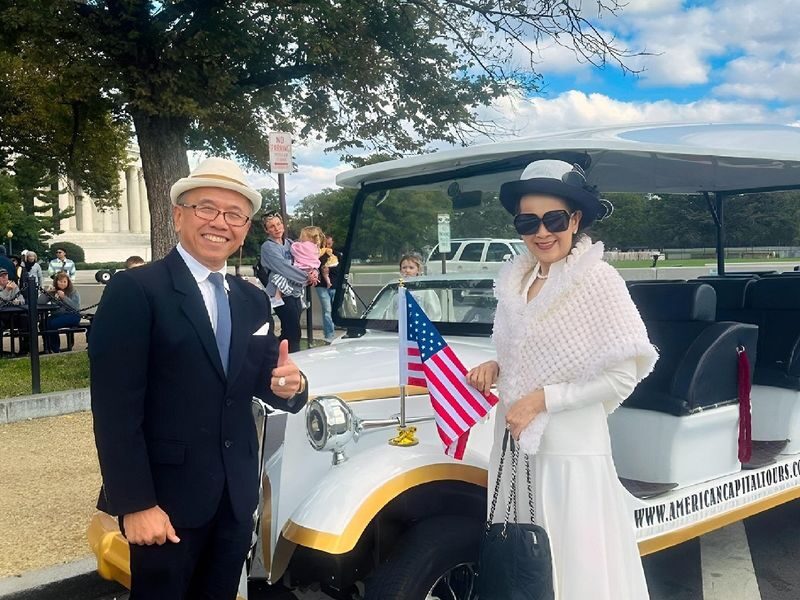 Monuments & National Mall Guided Tour by Vintage Cart in Washington - At a glance