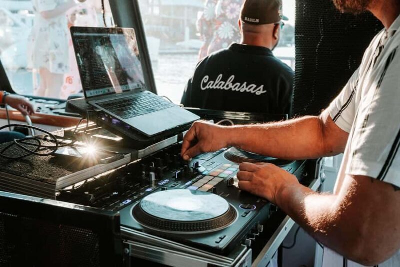 Mooloolaba: Sunday Sessions with DJ and Drinks - Who Should Book This Experience?