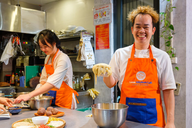 Mooncake Baking Experience with Vietnamese Tea Tasting in Hanoi - Should you book the mooncake workshop?