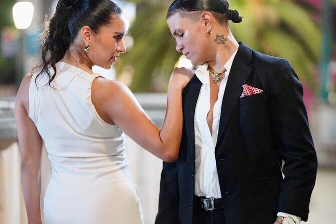 Moonlight Beginner Salsa Class in San Juan - The Sum Up