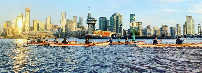 Moonlight City Sightseeing Kayak Experience in Melbourne - How much paddling should you expect?