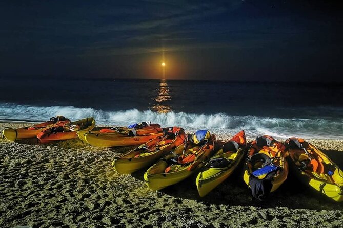 Moonlight Kayak With Dinner Included - Good To Know