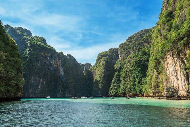 Moonlight Luxury Yacht Cruise to Phi Phi and Maithon from Phuket - FAQs