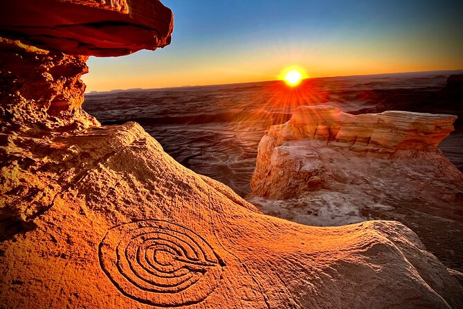 Moonscape Overlook Factory Butte and Bentonite Hills - Recommended Time to Visit