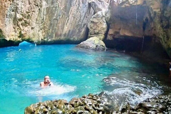 Moraig: Kayak Excursion to Moraig & Cave Peces-Testos - Experience