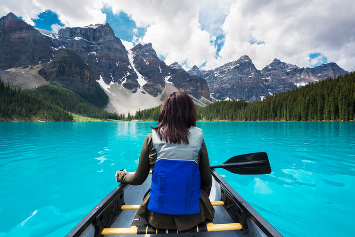 Moraine Lake and Lake Louise Morning Tour from Canmore/Banff - Why an early start changes the Moraine Lake visit