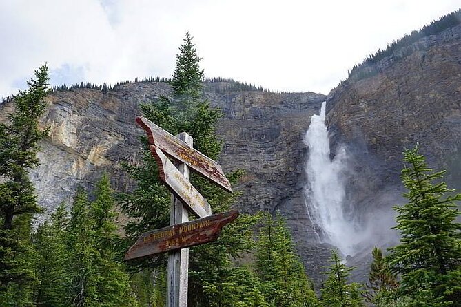 Moraine Lake and Takakkaw Falls From Banff / Canmore - Exploring Moraine Lake